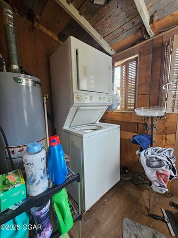 327 S Brownell Avenue, Joplin, MO 64801