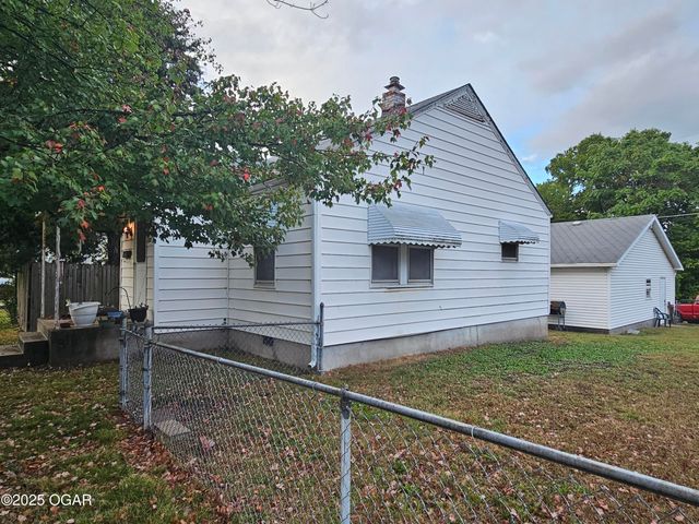 327 S Brownell Avenue, Joplin, MO 64801