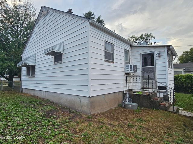 327 S Brownell Avenue, Joplin, MO 64801