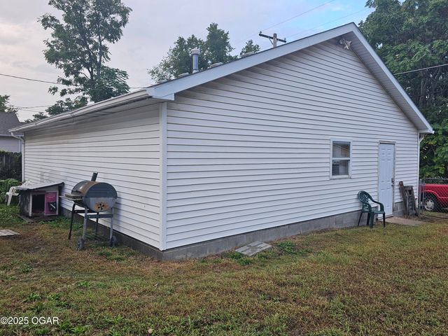 327 S Brownell Avenue, Joplin, MO 64801