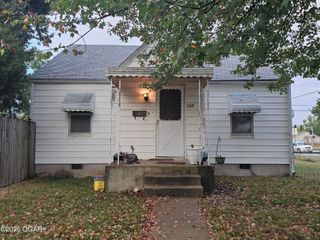 327 S Brownell Avenue, Joplin, MO 64801