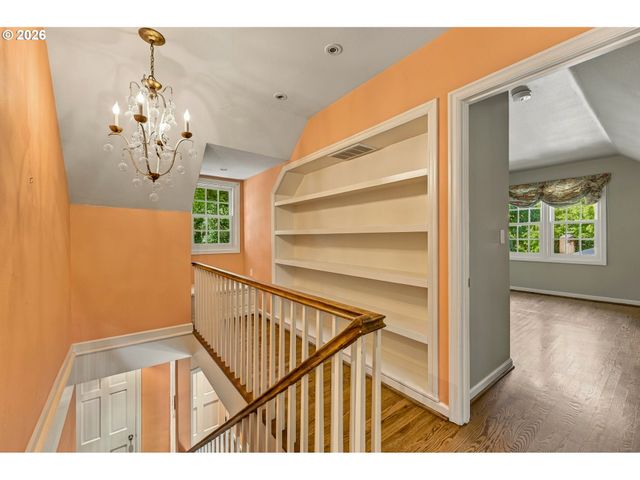 9124 Sw 23RD Dr, Portland, OR 97219