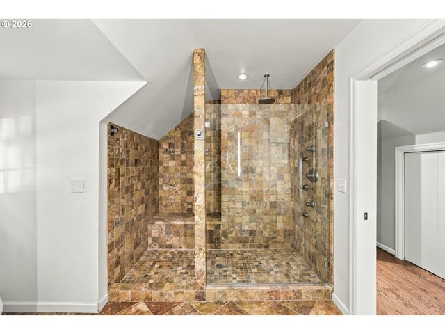 9124 Sw 23RD Dr, Portland, OR 97219