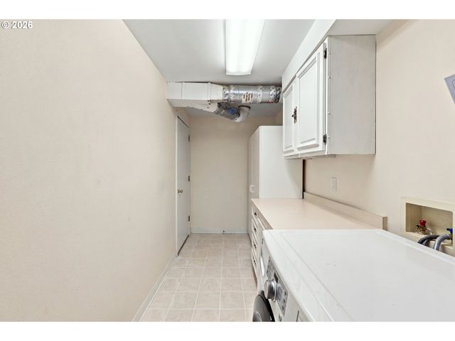9124 Sw 23RD Dr, Portland, OR 97219
