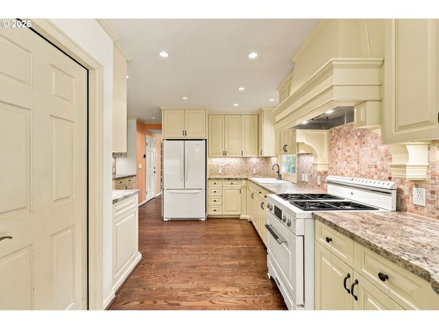 9124 Sw 23RD Dr, Portland, OR 97219
