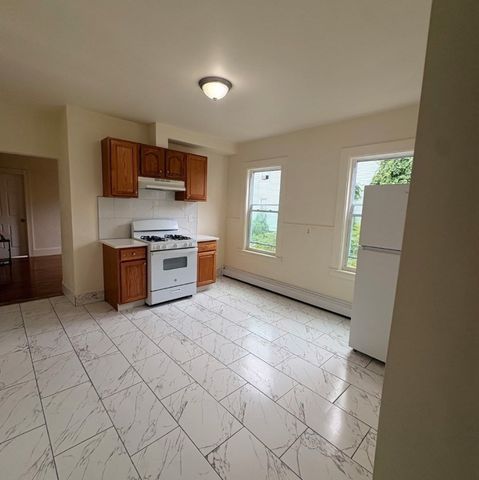 9E Shelby 2, Worcester, MA 01605