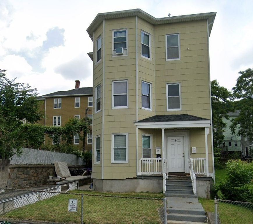 9E Shelby 2, Worcester, MA 01605