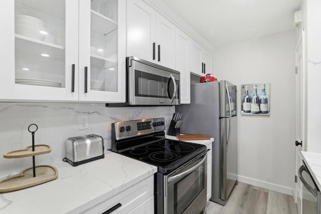 Image 10 of property listing at 812 Blossom Hill Road 2, San Jose, CA 95123