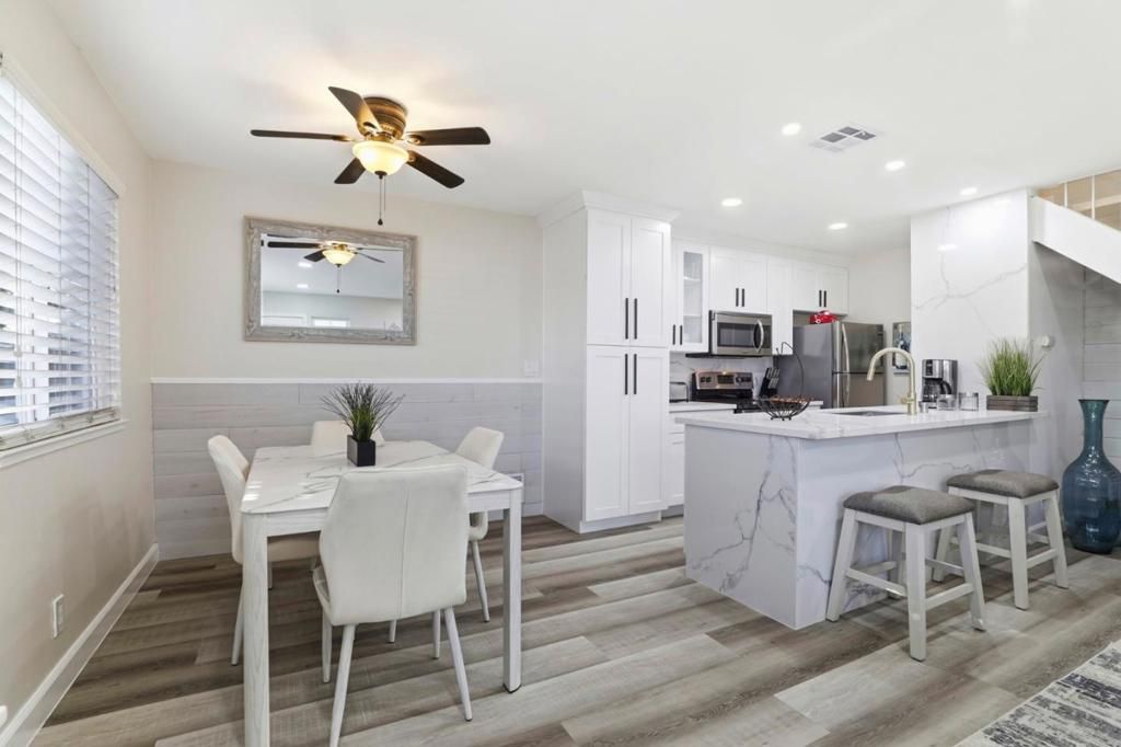 Image 12 of property listing at 812 Blossom Hill Road 2, San Jose, CA 95123