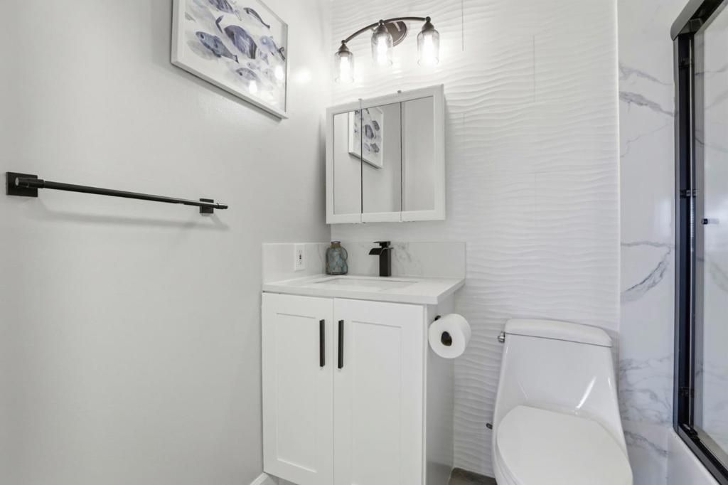 Image 20 of property listing at 812 Blossom Hill Road 2, San Jose, CA 95123