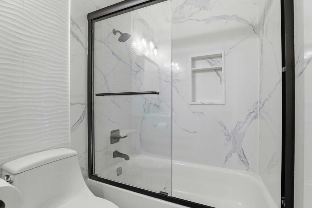 Image 21 of property listing at 812 Blossom Hill Road 2, San Jose, CA 95123