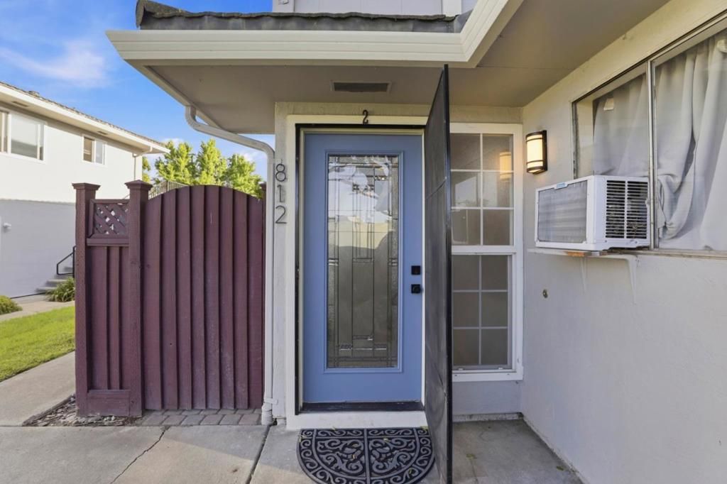 Image 29 of property listing at 812 Blossom Hill Road 2, San Jose, CA 95123