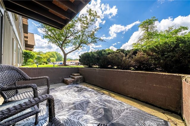 9611 Sunrise Boulevard K2, North Royalton, OH 44133