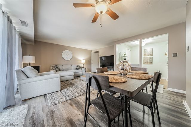 9611 Sunrise Boulevard K2, North Royalton, OH 44133