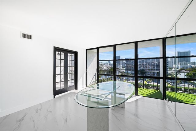 800 Parkview Dr 718, Hallandale Beach, FL 33009