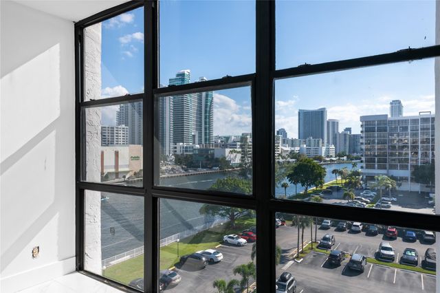 800 Parkview Dr 718, Hallandale Beach, FL 33009