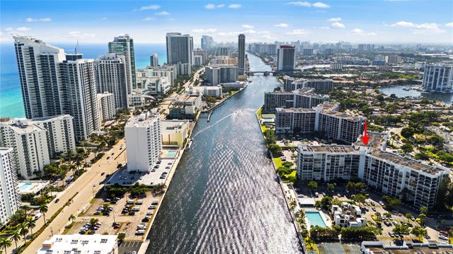 800 Parkview Dr 718, Hallandale Beach, FL 33009