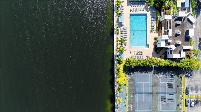 800 Parkview Dr 718, Hallandale Beach, FL 33009