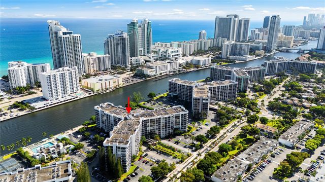 800 Parkview Dr 718, Hallandale Beach, FL 33009