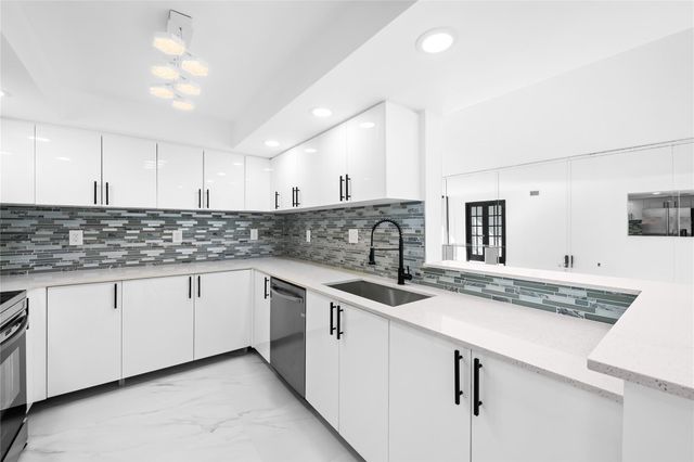 800 Parkview Dr 718, Hallandale Beach, FL 33009