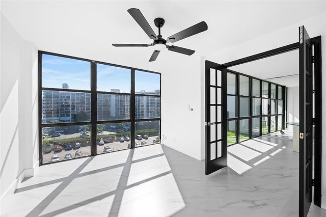 800 Parkview Dr 718, Hallandale Beach, FL 33009