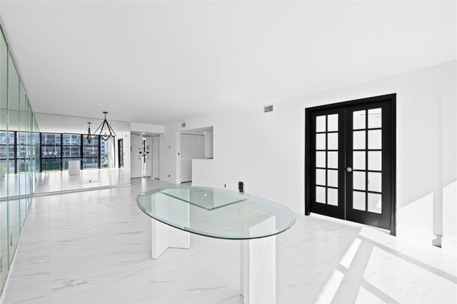 800 Parkview Dr 718, Hallandale Beach, FL 33009