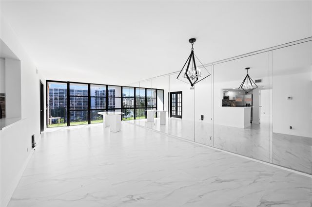 800 Parkview Dr 718, Hallandale Beach, FL 33009