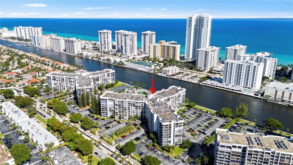 800 Parkview Dr 718, Hallandale Beach, FL 33009