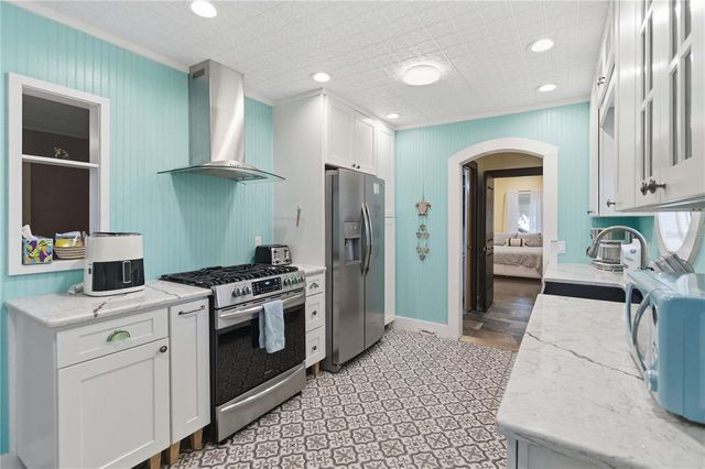 207 ESTHER STREET, New Smyrna Beach, FL 32169