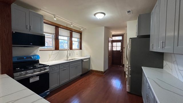 5530 N ARTESIAN Avenue 2, Chicago, IL 60625