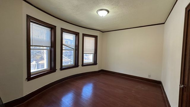 5530 N ARTESIAN Avenue 2, Chicago, IL 60625