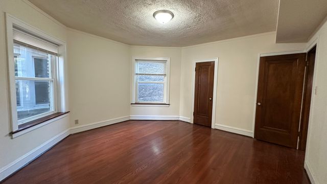 5530 N ARTESIAN Avenue 2, Chicago, IL 60625