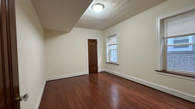 5530 N ARTESIAN Avenue 2, Chicago, IL 60625