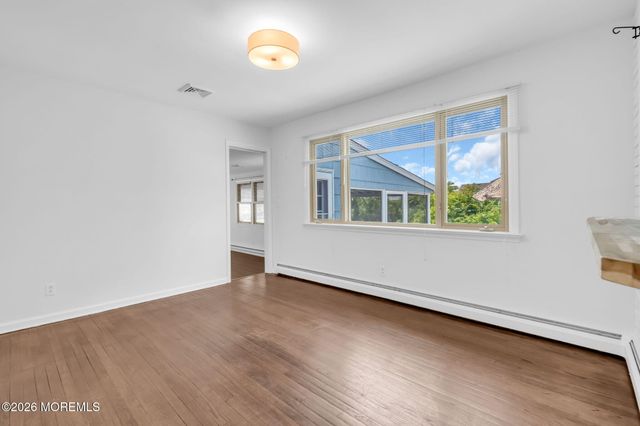 10 Harbour Way, Monmouth Beach, NJ 07750