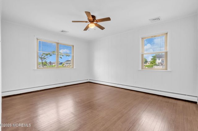 10 Harbour Way, Monmouth Beach, NJ 07750
