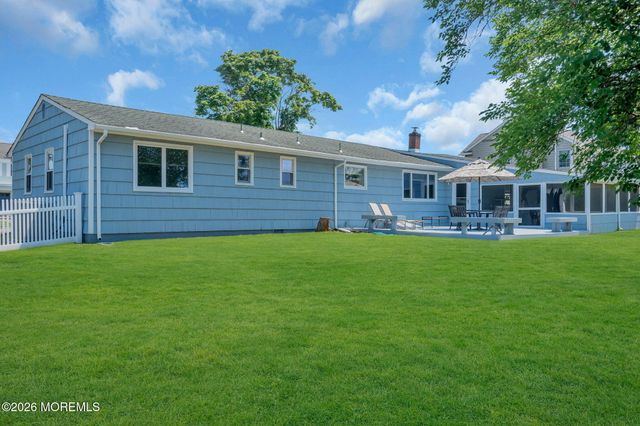 10 Harbour Way, Monmouth Beach, NJ 07750