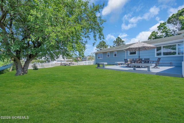 10 Harbour Way, Monmouth Beach, NJ 07750