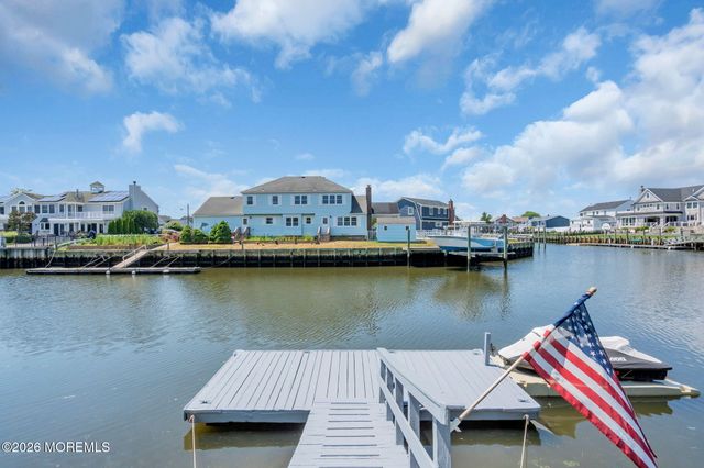 10 Harbour Way, Monmouth Beach, NJ 07750