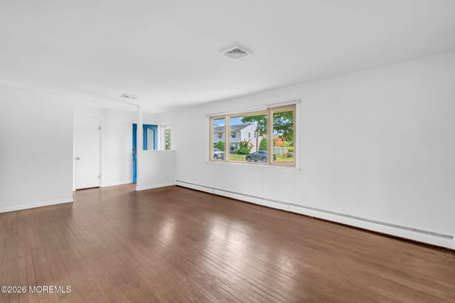 10 Harbour Way, Monmouth Beach, NJ 07750
