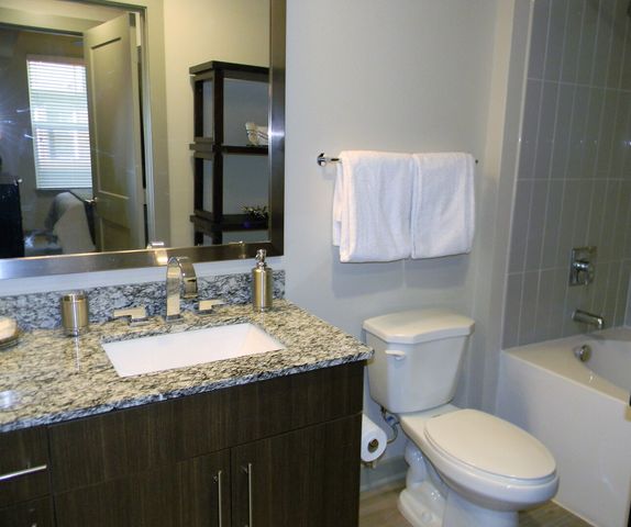 680 E Algonquin Road 1104, Schaumburg, IL 60173