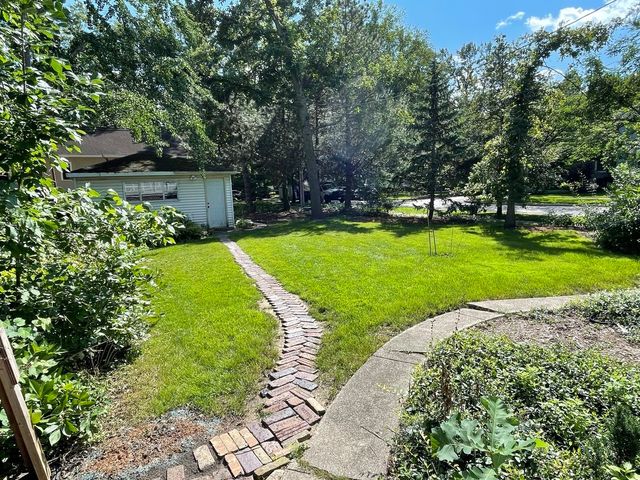 2626 Isabella Street, Evanston, IL 60201