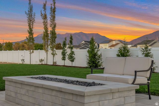 266 N AMBER LN, Layton, UT 84041