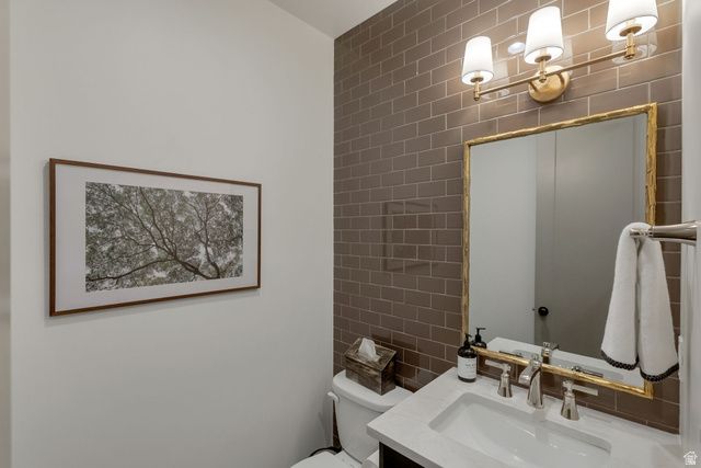 266 N AMBER LN, Layton, UT 84041