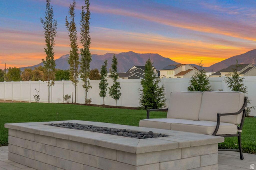266 N AMBER LN, Layton, UT 84041 — photo 4