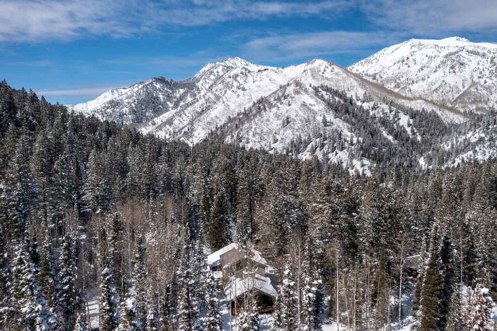 9443 E WILD CLEMATIS LN, Brighton, UT 84121