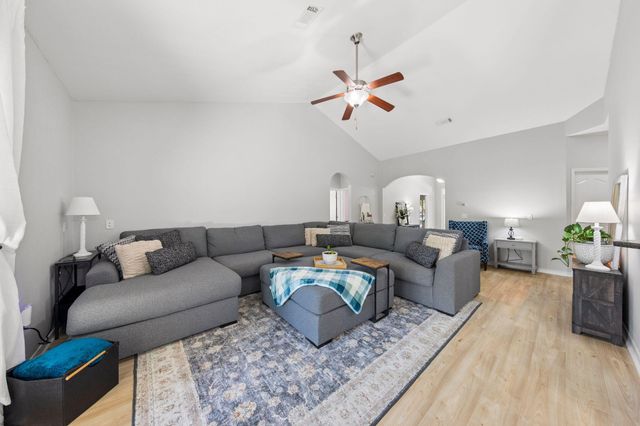 471 Symphony Way, Freeport, FL 32439