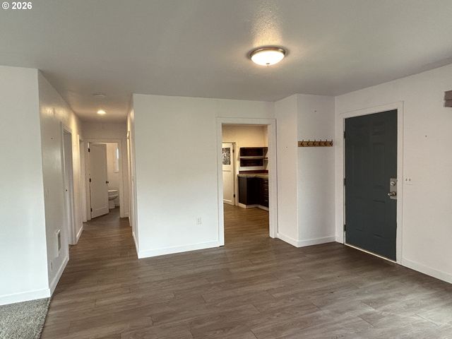 1764 OLD TOWN LOOP Rd, Oakland, OR 97462