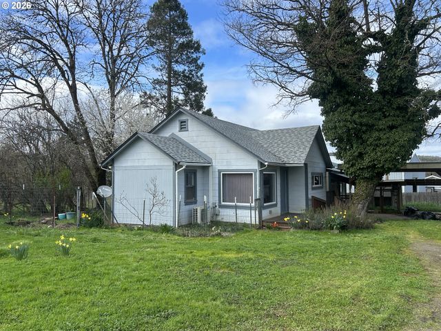 1764 OLD TOWN LOOP Rd, Oakland, OR 97462