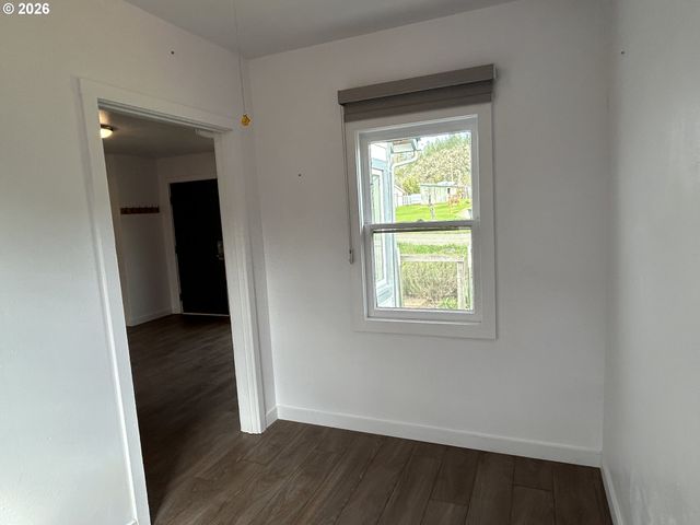 1764 OLD TOWN LOOP Rd, Oakland, OR 97462