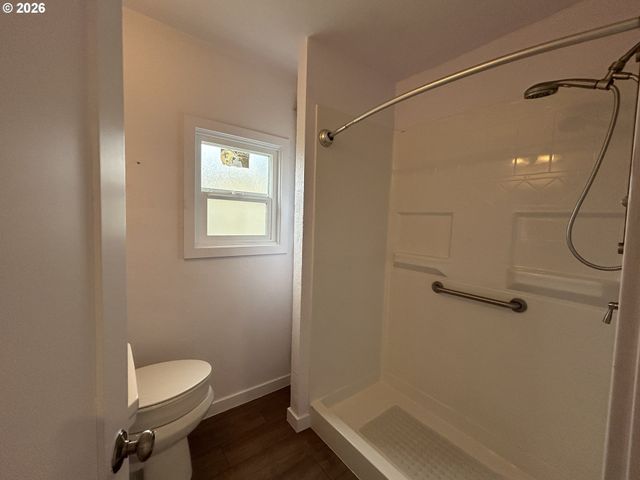 1764 OLD TOWN LOOP Rd, Oakland, OR 97462